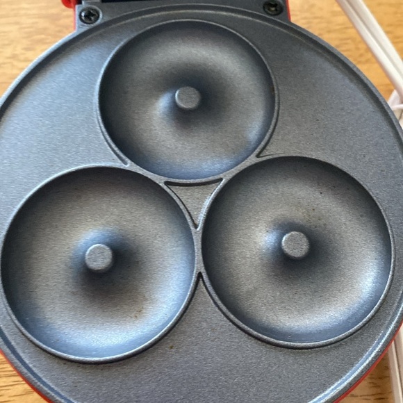 Nostalgia Mini Donut Maker - Picture 3 of 4